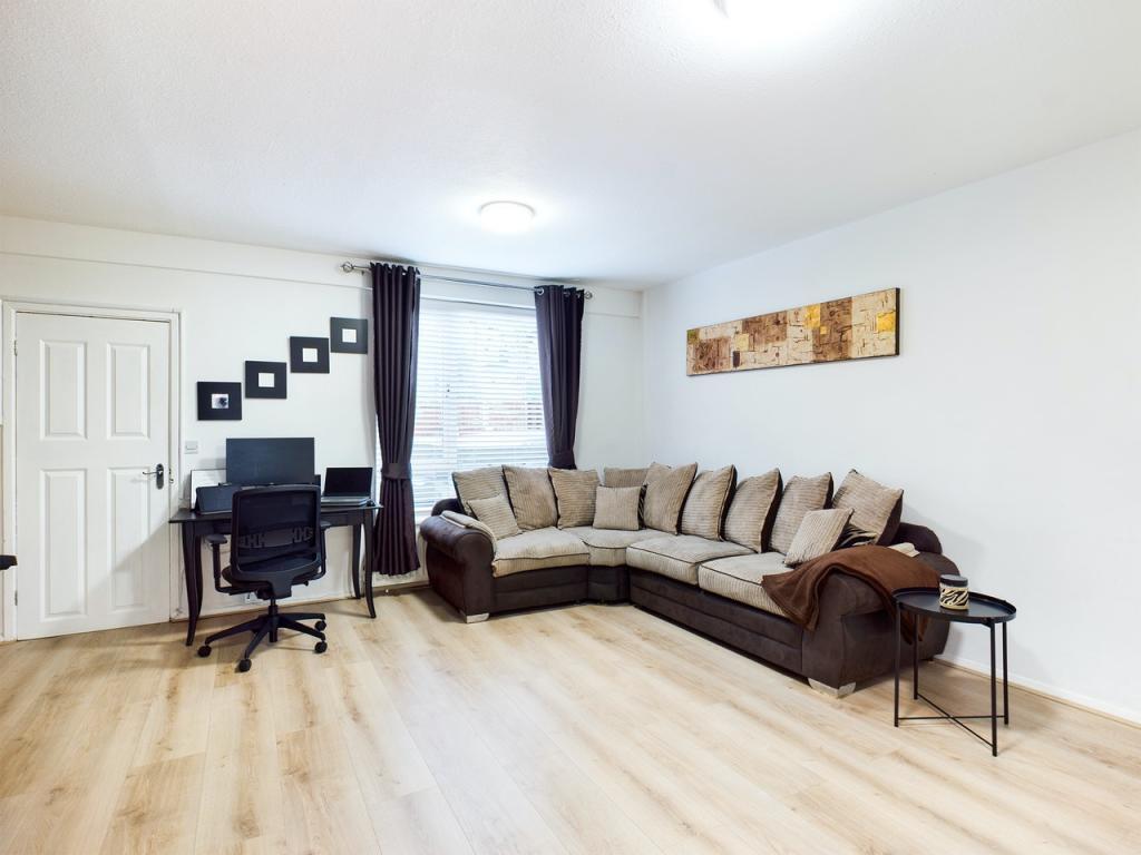 House in Manchester, Greater Manchester - More