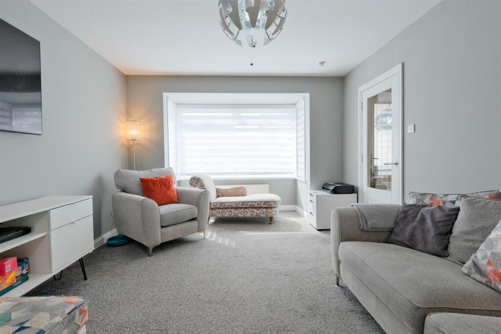 Spruce Avenue, Hamilton - View 3