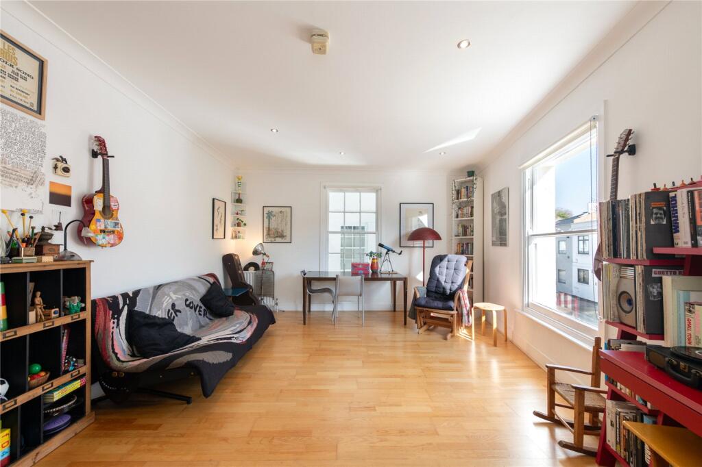 McCrone Mews, Belsize Lane, London, NW3 - View 4