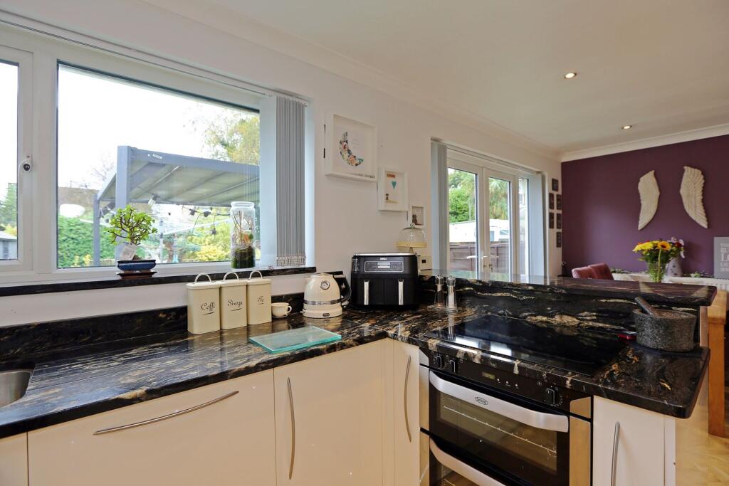 House in Beddau, Llantrisant - More
