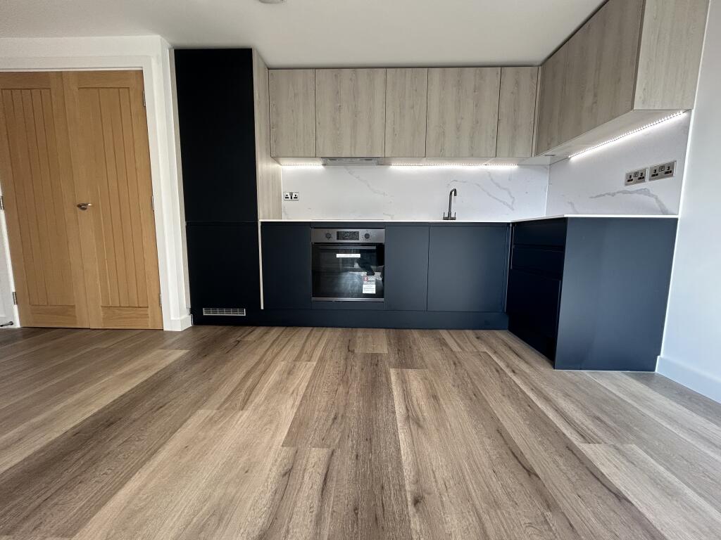 Apartment in Guildford - View 3