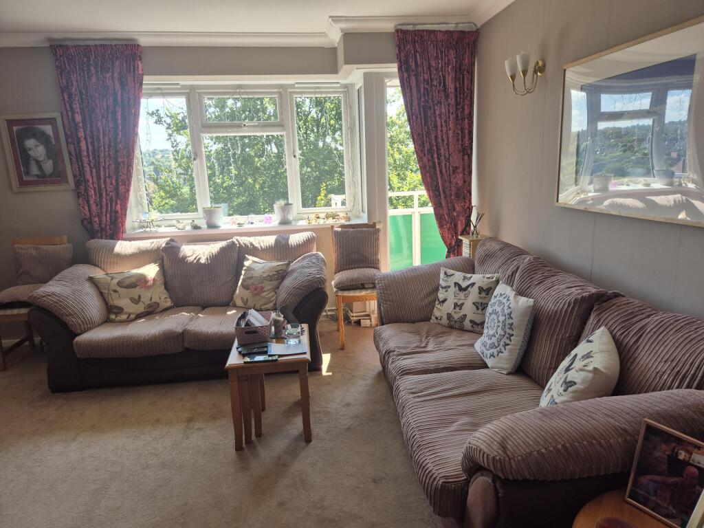 House in Croydon - More