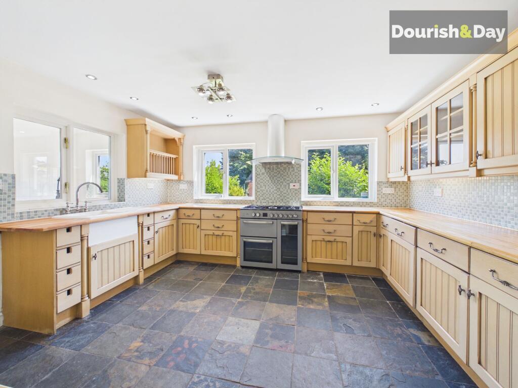 House in Stoke-on-Trent - View 4