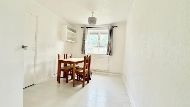 Apartment in Ilford - View 5