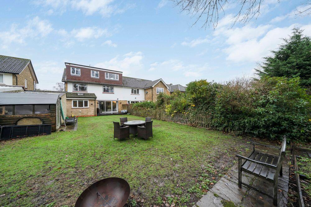 Hayes Wood Avenue, Bromley photo 3