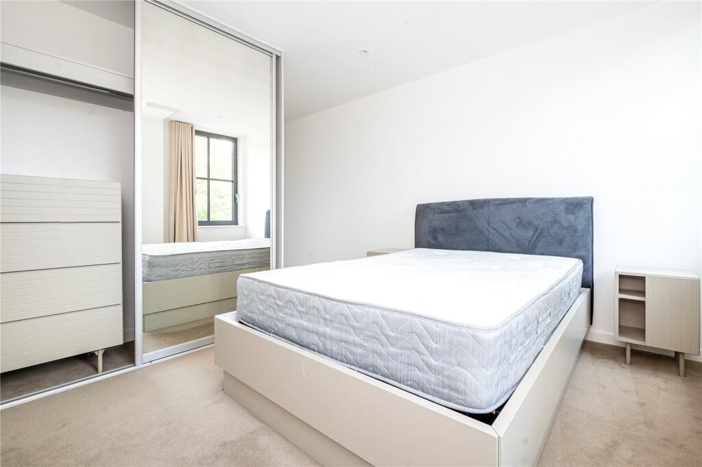 Apartment in Twickenham - More