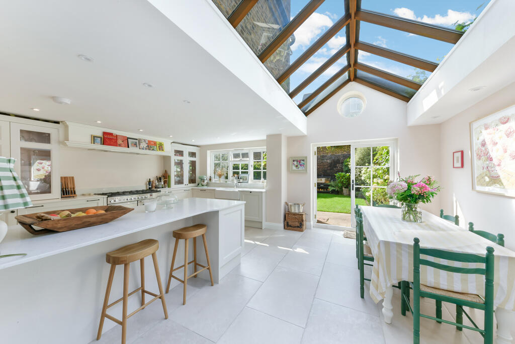 House in London - View 2
