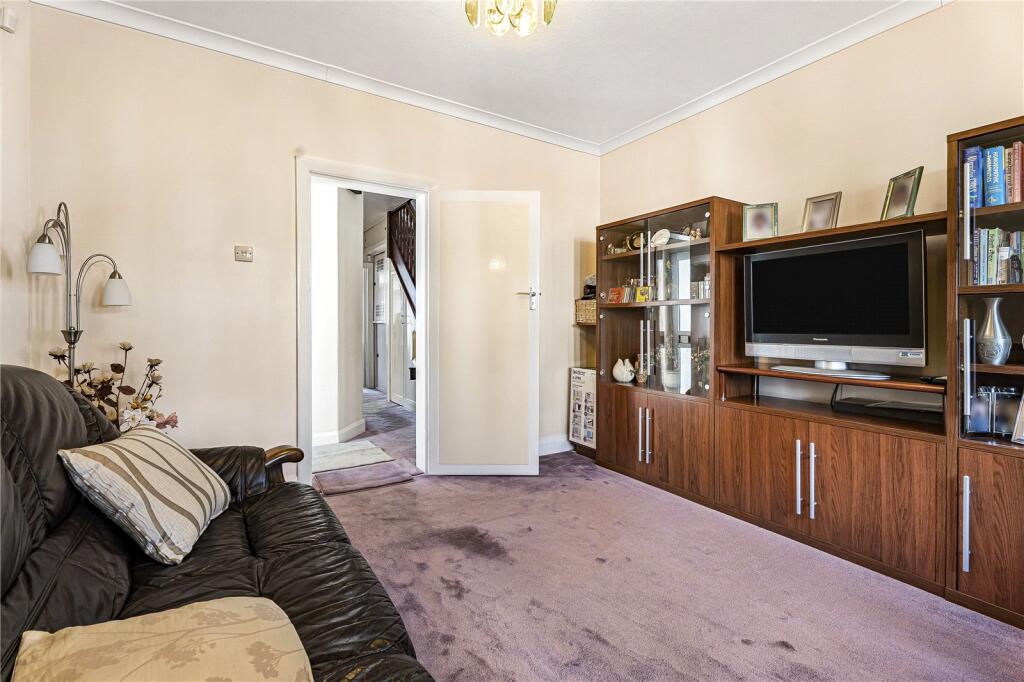 House in Twickenham - More
