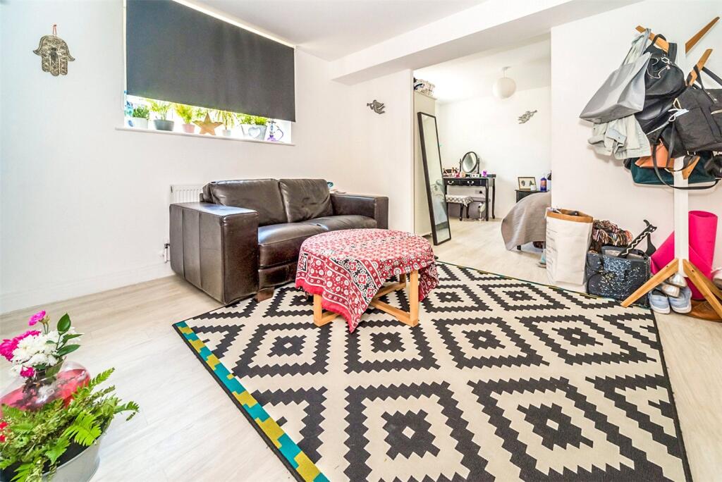 Main image of property: Skyline House, Swingate, Stevenage, Hertfordshire, SG1