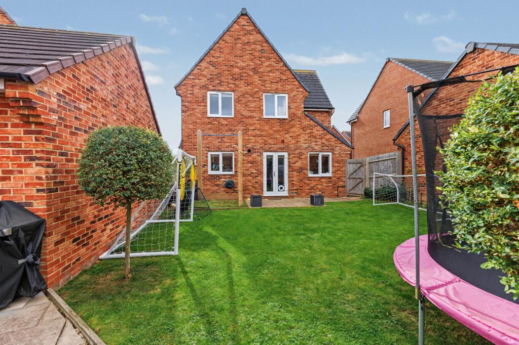 Enstone Way, Evesham, WR11 photo 4