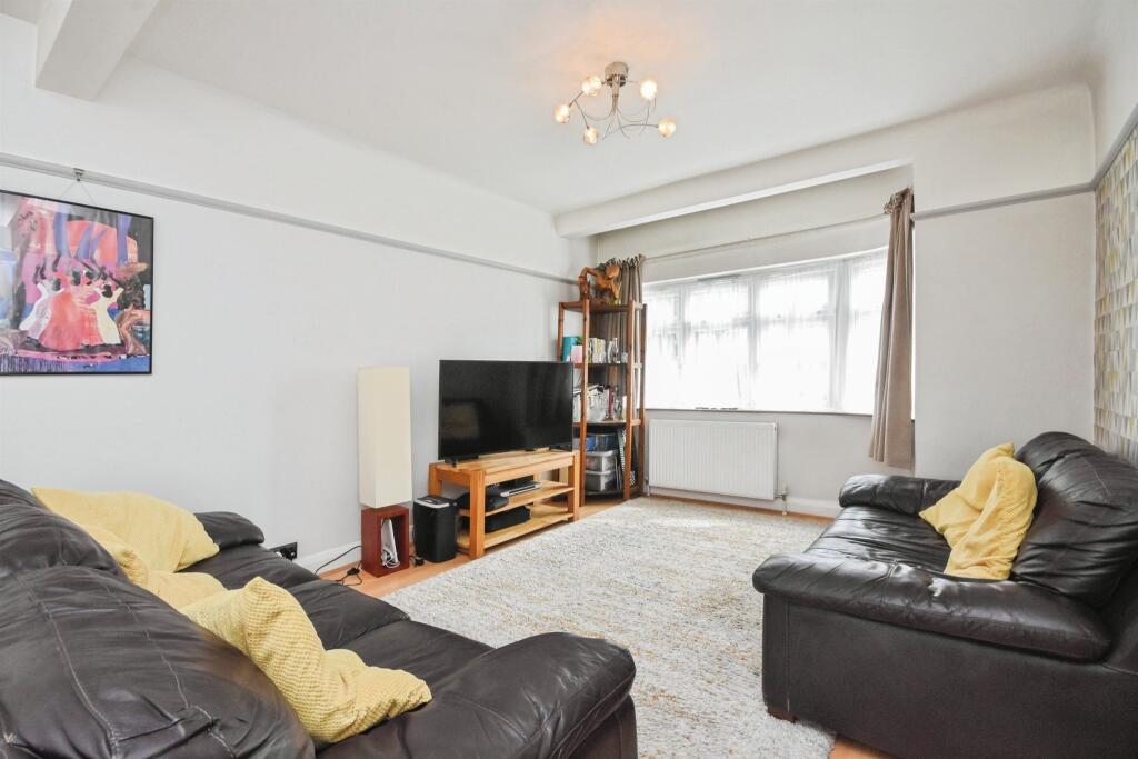 House in Romford - View 4