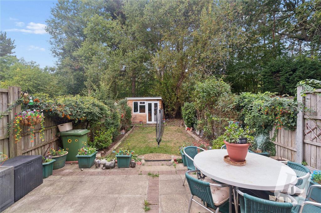 House in Brentwood, Pilgrims' Hatch - More