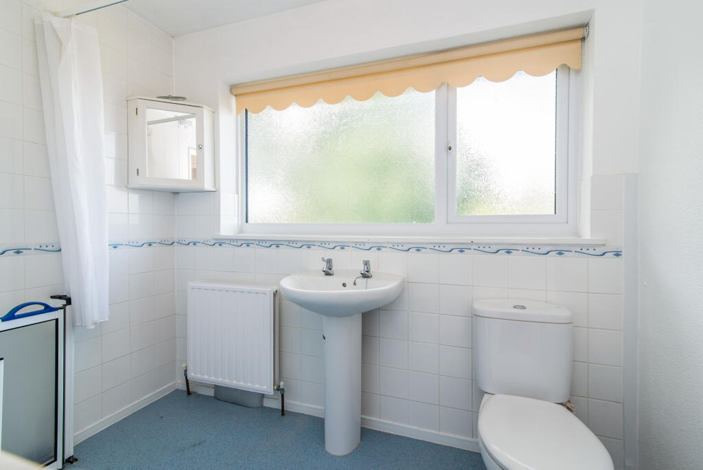 House in Basingstoke and Deane, Basingstoke - More