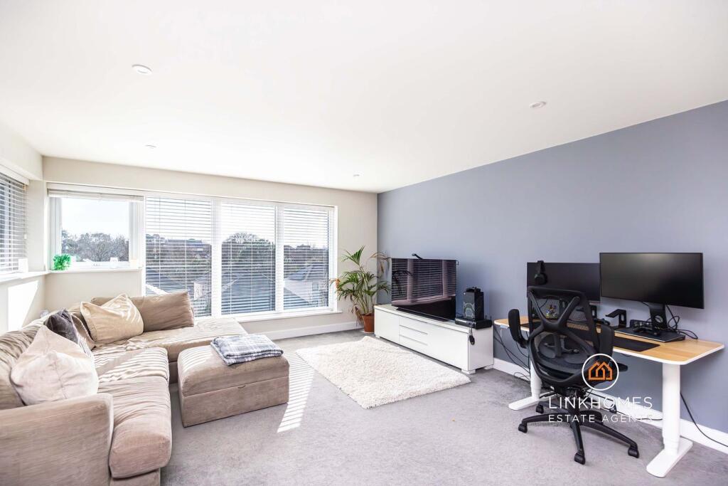 Apartment in Poole - View 3