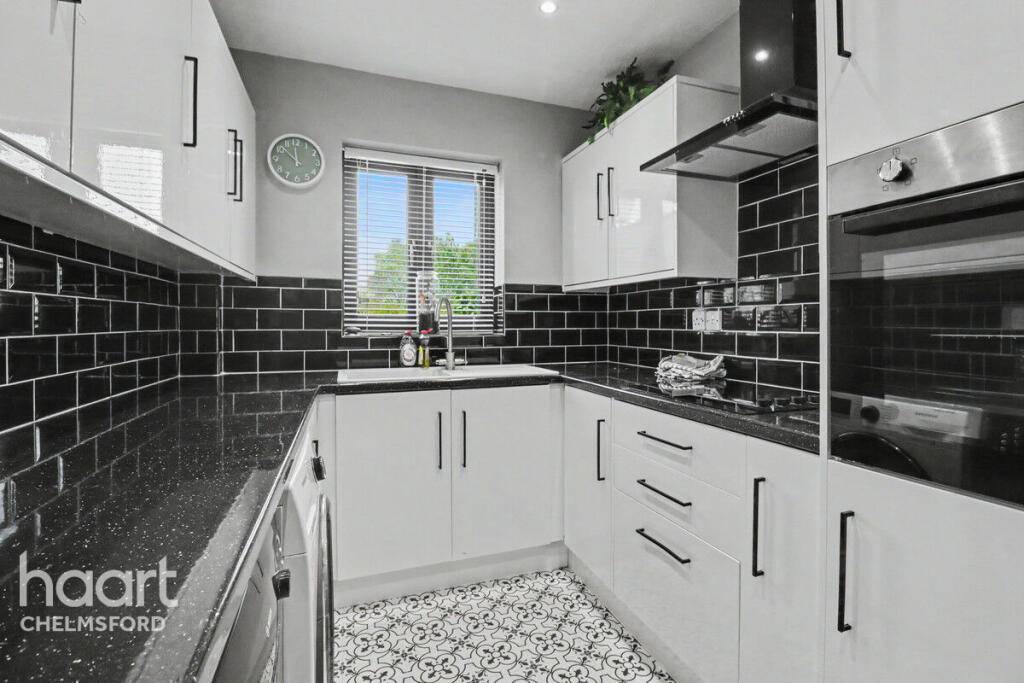 House in Chelmsford, Butts Green, Sandon - View 4