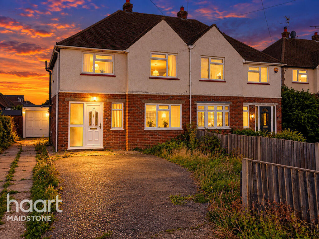 Main image of property: Kent Avenue, Maidstone
