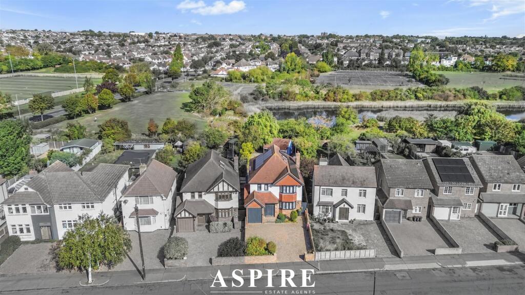 House in Southend-on-Sea - View 2