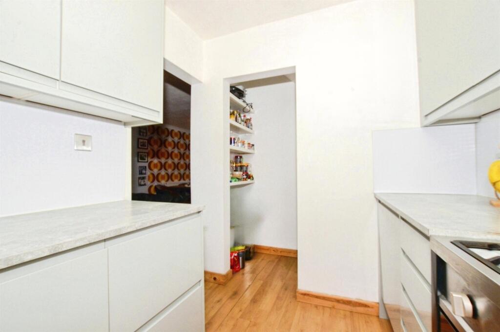 Additional image 3 of The Cleave, Harpenden