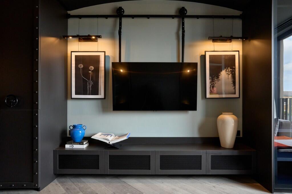 Main image of property: Haydon Way, London, SW11