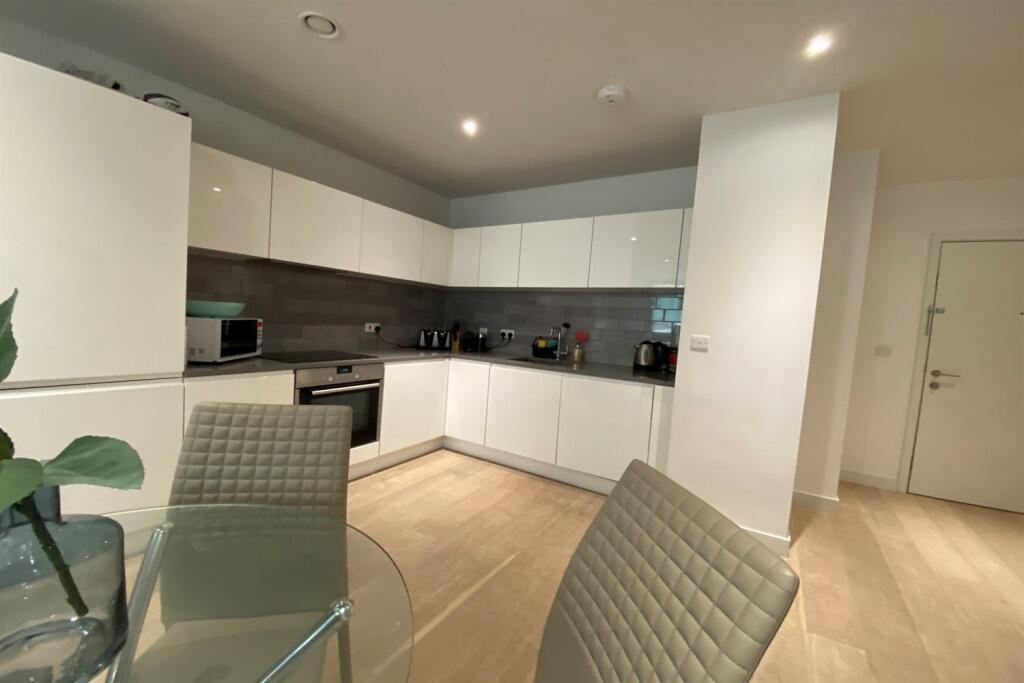 Apartment in London - View 4