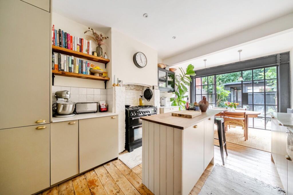 House in London - View 5