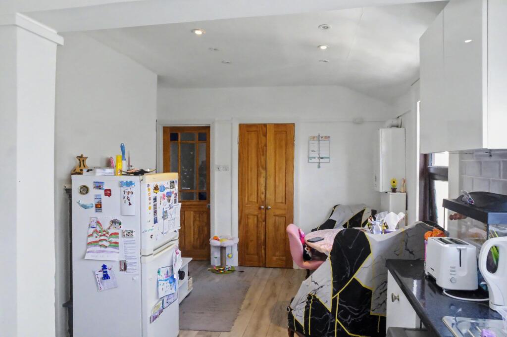 Apartment in London, Hanwell - View 4