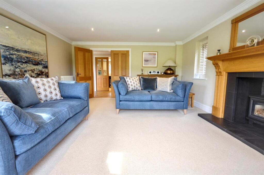 House in Stoke-on-Trent - View 4