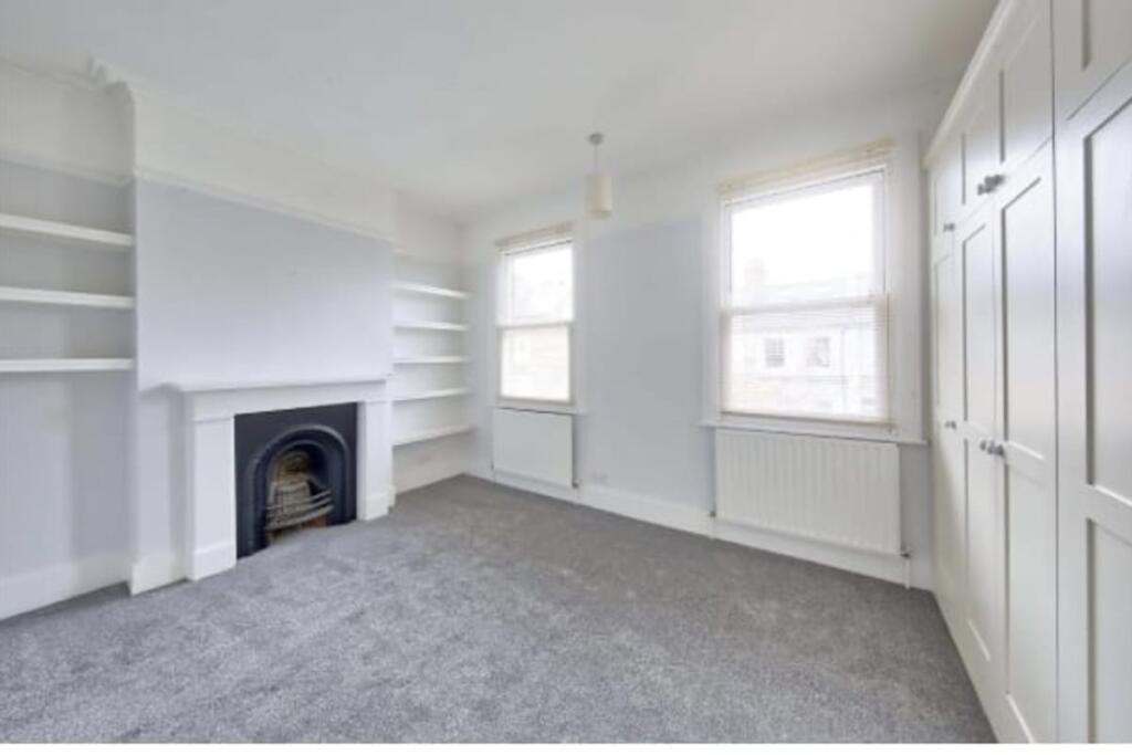 House in Twickenham - View 5