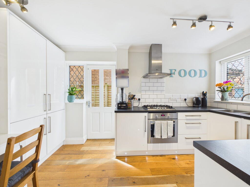 Apsley Way, Worthing, BN13 - View 2
