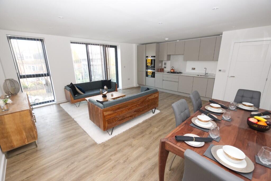 Main image of property: 27 Palmeira Avenue, Hove, East Sussex, BN3