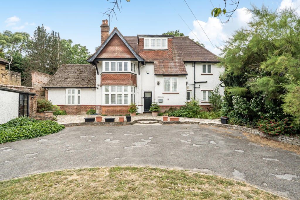 Main image of property: North Park, Chalfont St. Peter, Gerrards Cross, Buckinghamshire, SL9