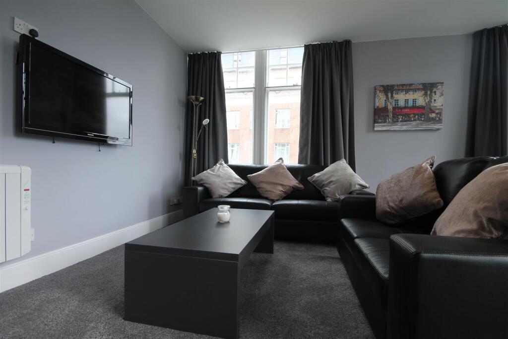 Apartment in Newcastle upon Tyne - View 4