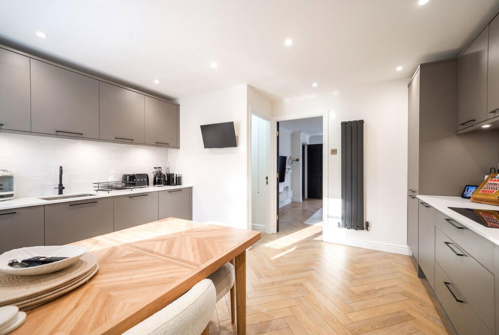 House in Solihull, Dickens Heath - View 5