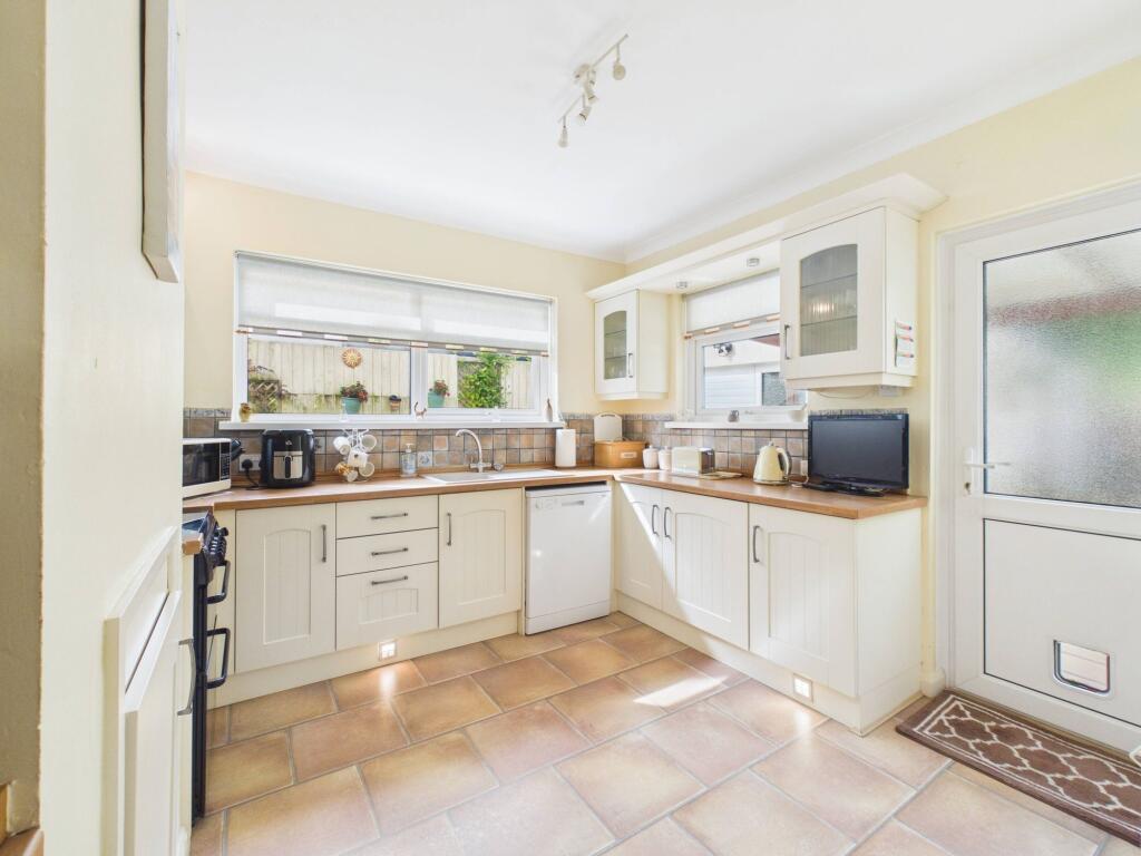 House in Newport, Rassau - View 4