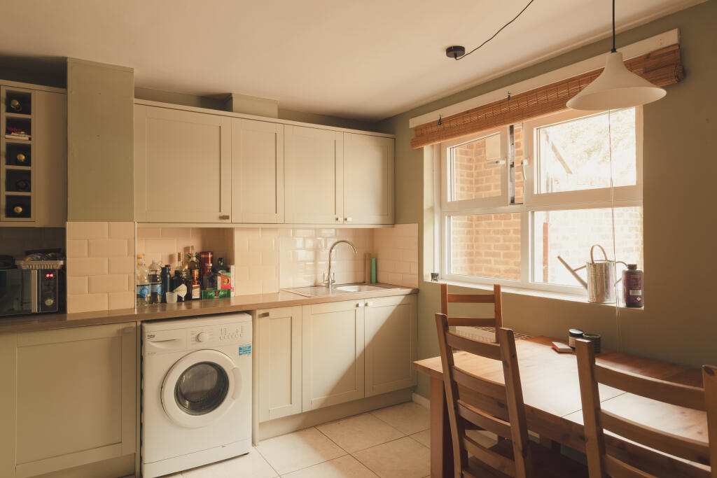 Apartment in London - More