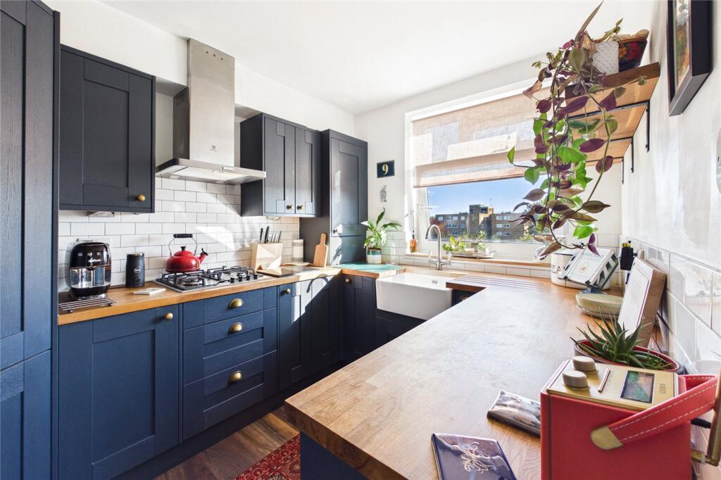 Apartment in London, Aldrington Estate, Furzedown - More