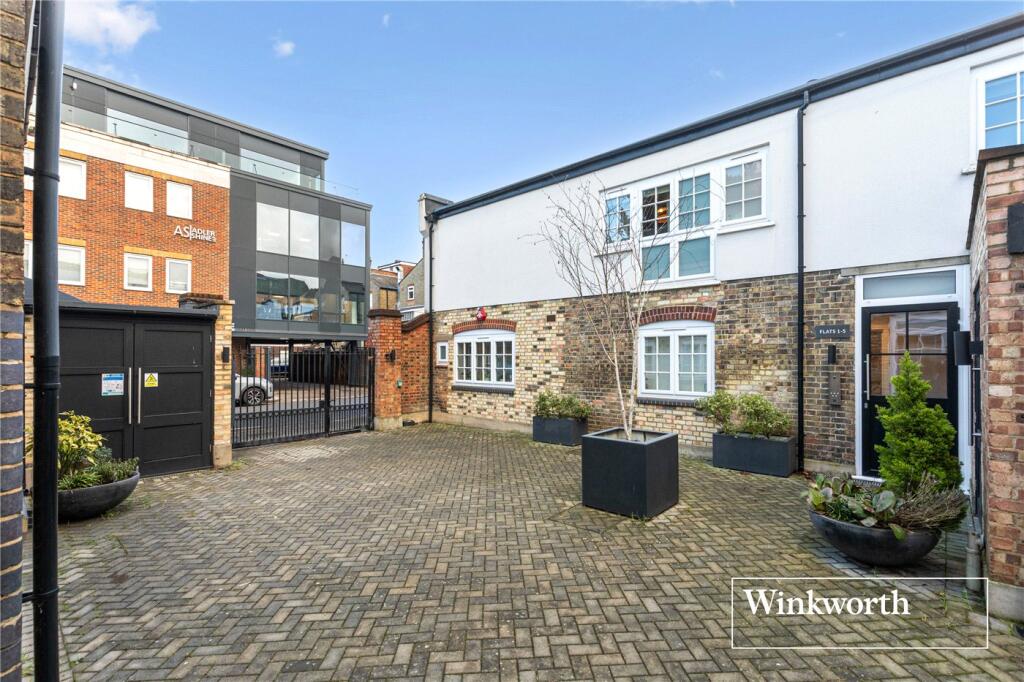 Main image of property: Cornwall Avenue, Finchley, London, N3
