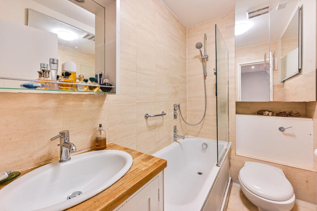 Apartment in London, Shepherd's Bush - More