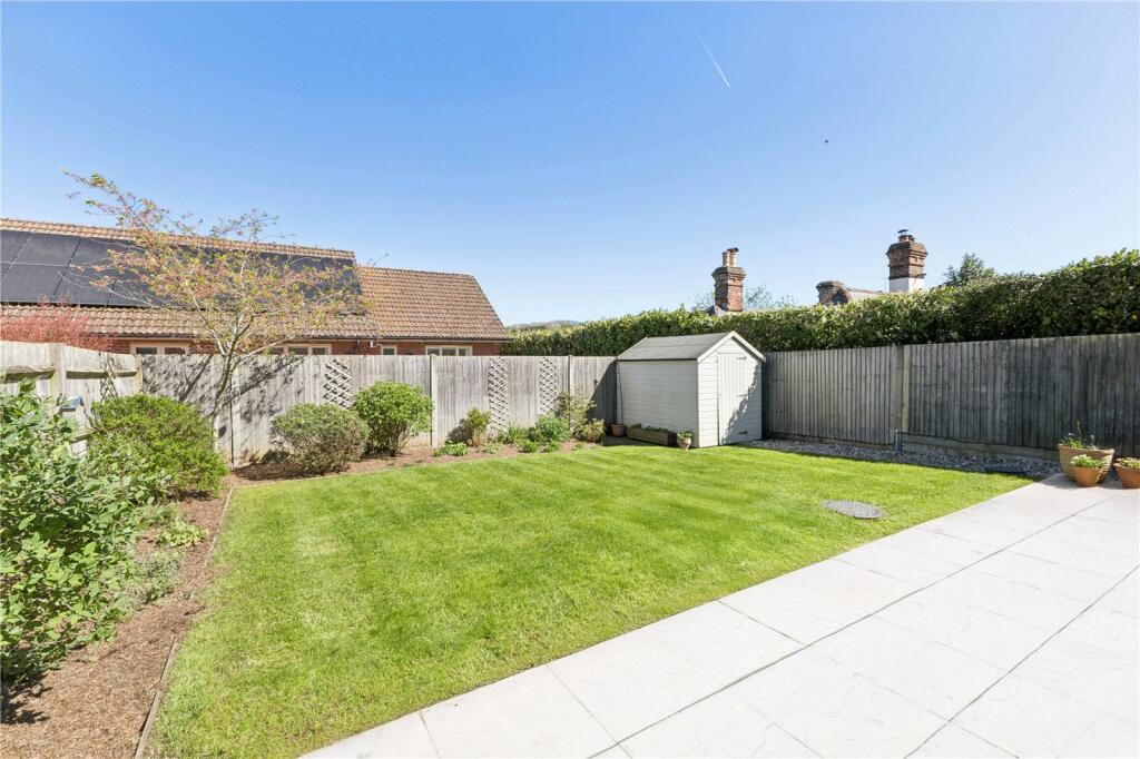 Reading Road, Lower Basildon, Reading, Berkshire, RG8 photo 4