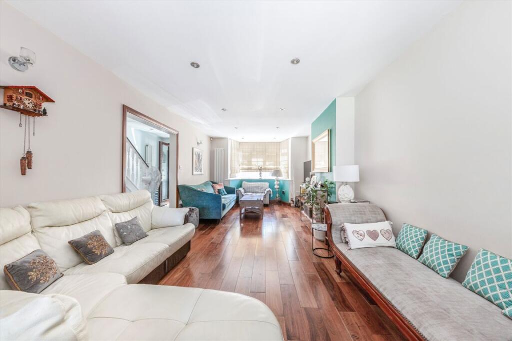 House in London, Whitton - View 2