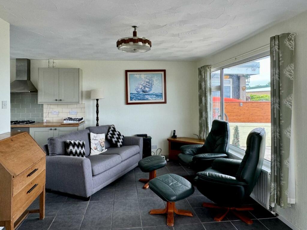 Fort Road, Lavernock, Penarth photo 2