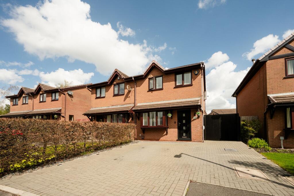 Main image of property: Moss Nook, Aughton, L39