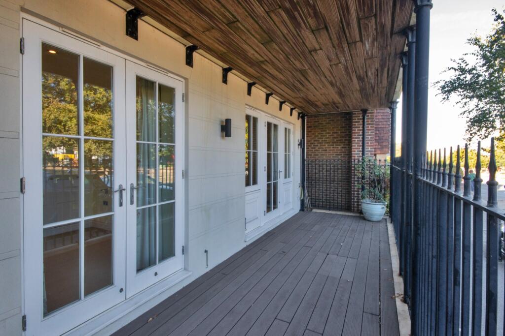 Apartment in Sevenoaks - View 3