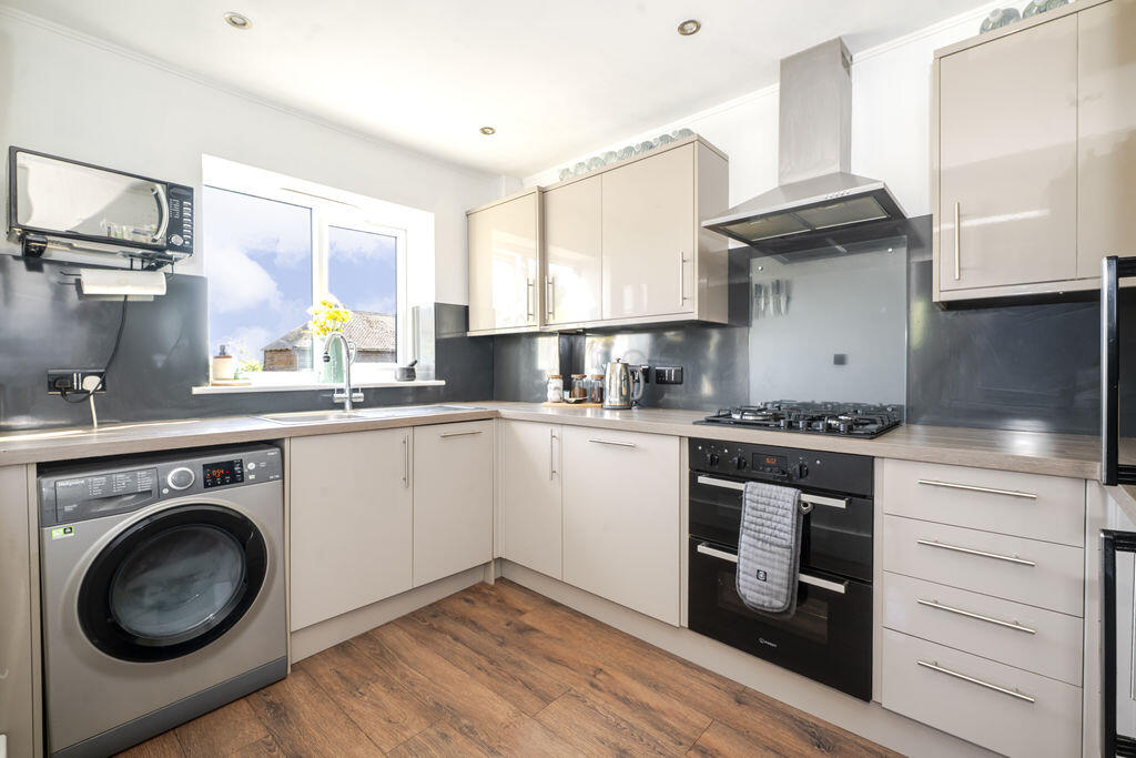 House in Wealden, Heathfield and Waldron - More