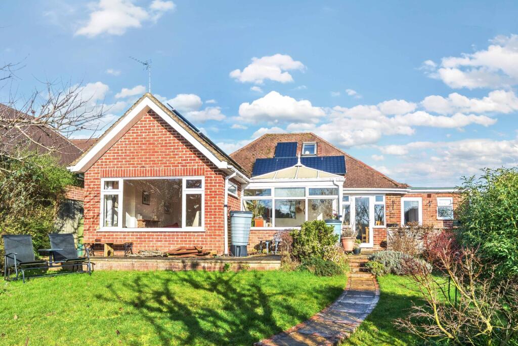 Main image of property: Orchard Close, Tilehurst, Reading, Berkshire, RG31