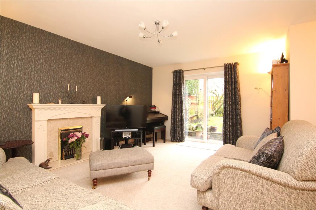 House in Bradford, Steeton with Eastburn - View 4