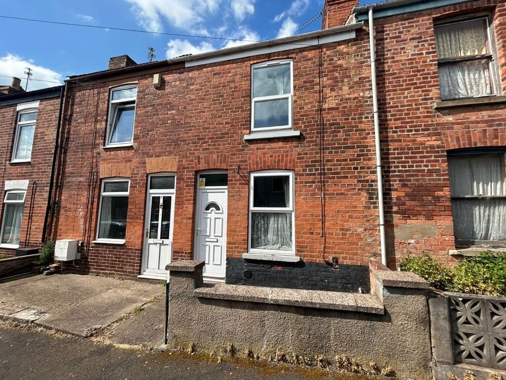 2-bed terraced on Lewis Street, Gainsborough, £69,999