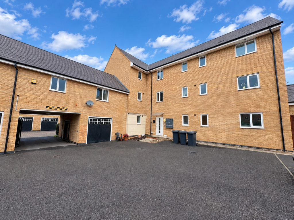 2-bed flat on Harn Road, Hampton Centre, Peterborough, PE7, £115,000