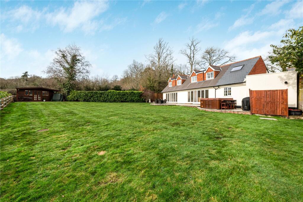 4 bed detached - Crutchfield Lane, Hookwood, Horley, Surrey, RH6 image 3