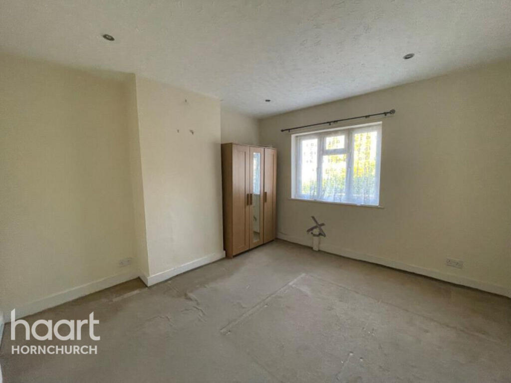 Main image of property: High Street, Hornchurch